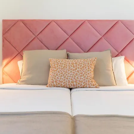 Villa Candelária By An Island